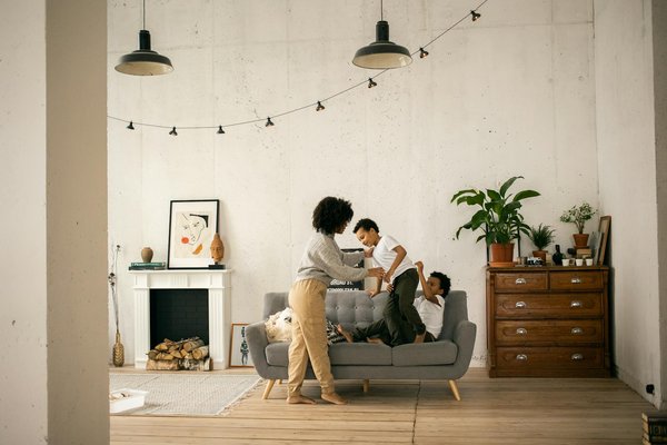 Rénovation de piscine : Astuces innovantes pour illuminer votre espace aquatique avec un éclairage moderne